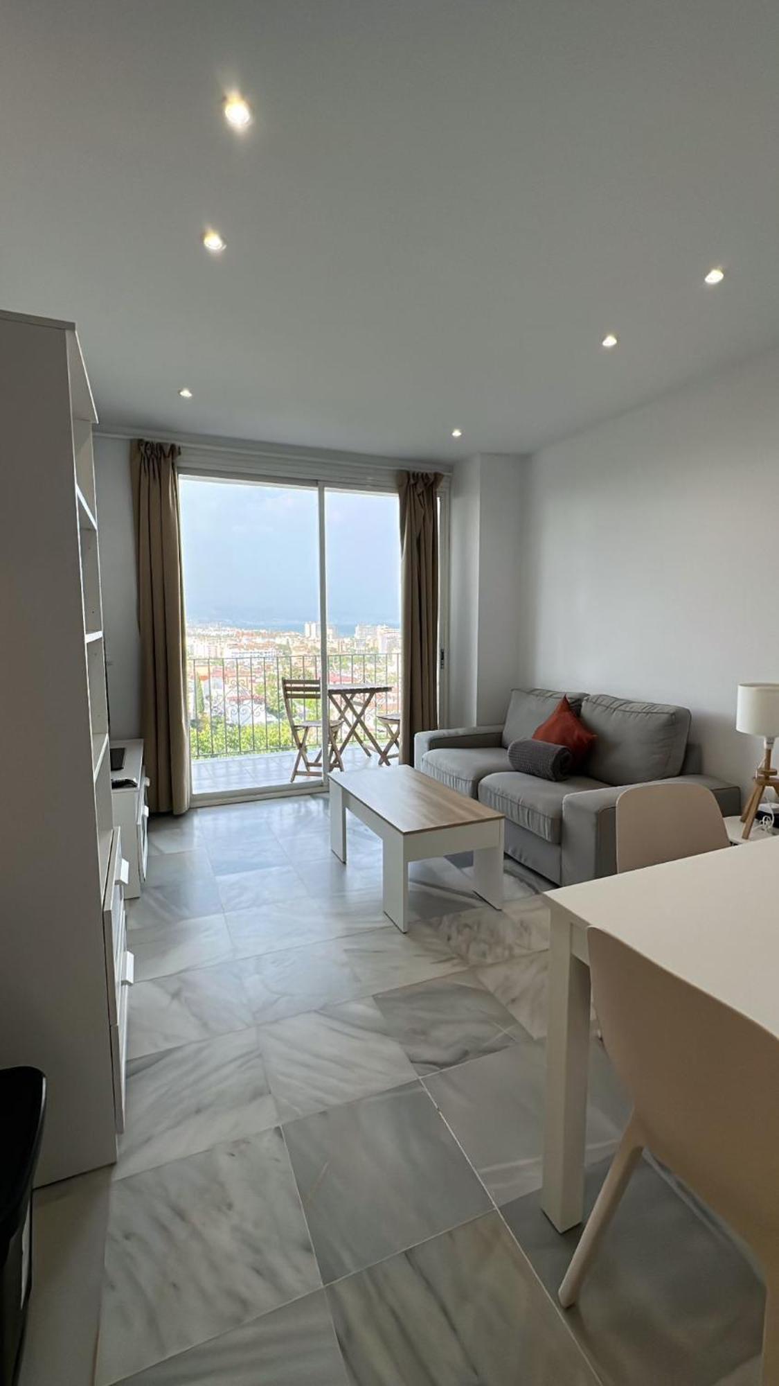 Apt Buenavista En Torremolinos Increibles Vistas Hacia Malaga 5Min Del Centro Y De La Playa Kültér fotó